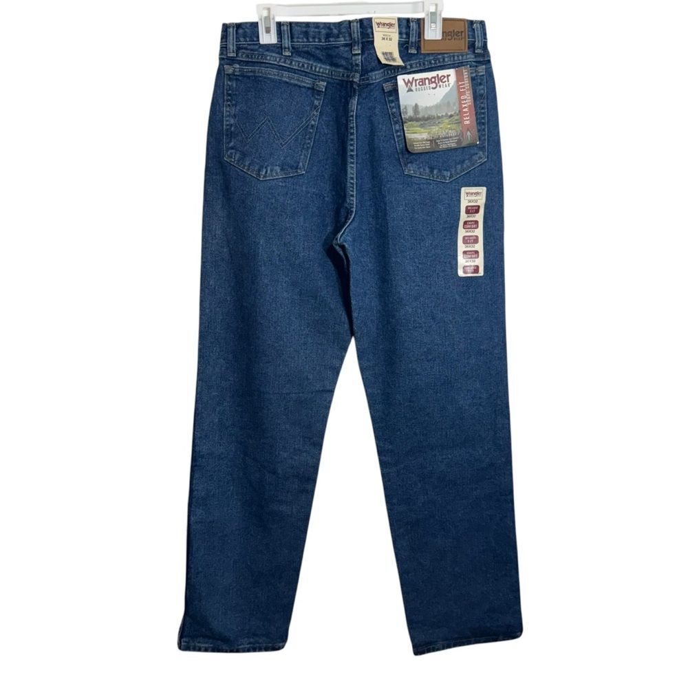 NWT Wrangler Medium Wash 36x32 Relaxed Fit Jeans